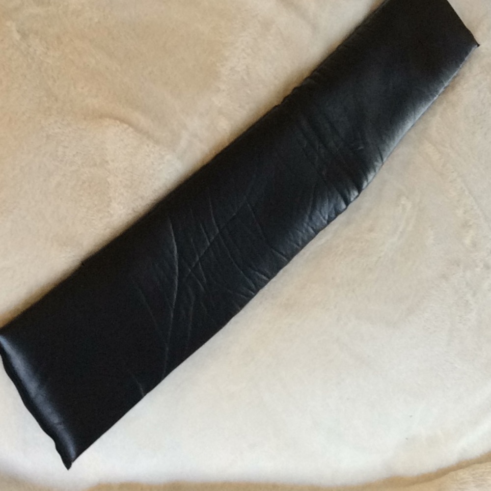 Equigel Dressage Short Girth Cover Sleeve - Picture 2 of 5
